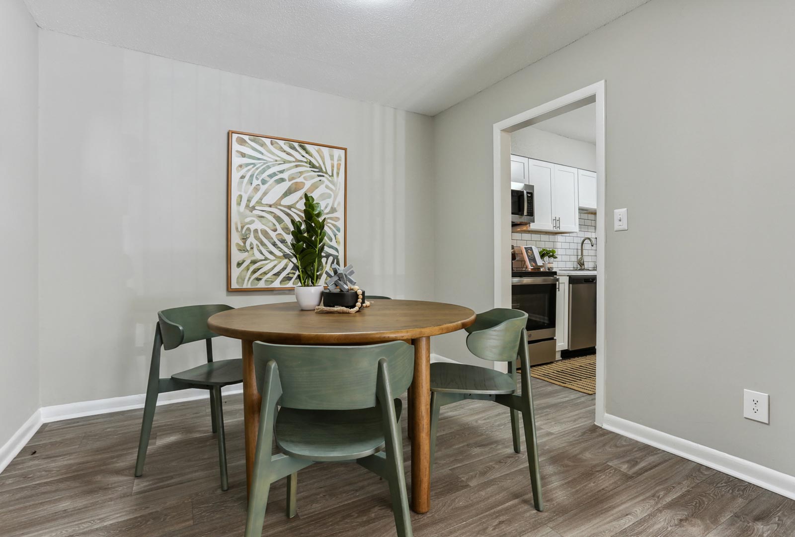 Dining room with 4 seat table