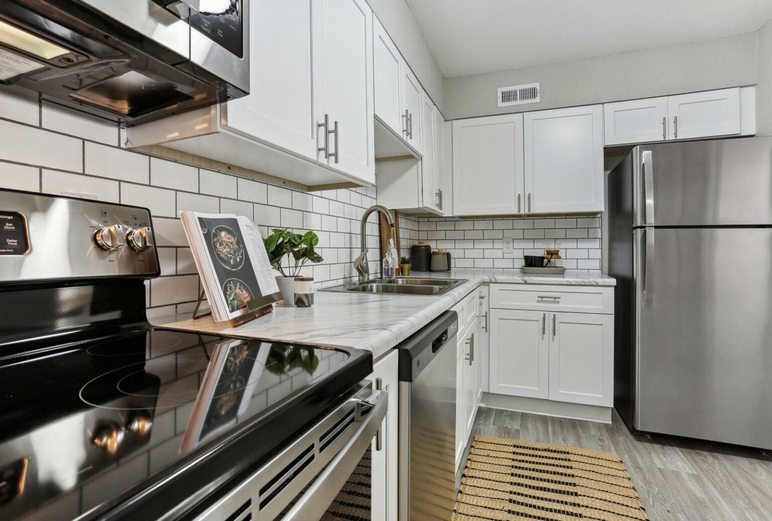 Roswell, Apartments Elliot Roswell