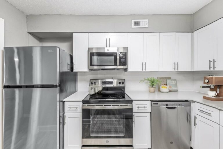 kitchen with stainless steel applicances